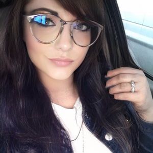 Meet your Posher, Miranda